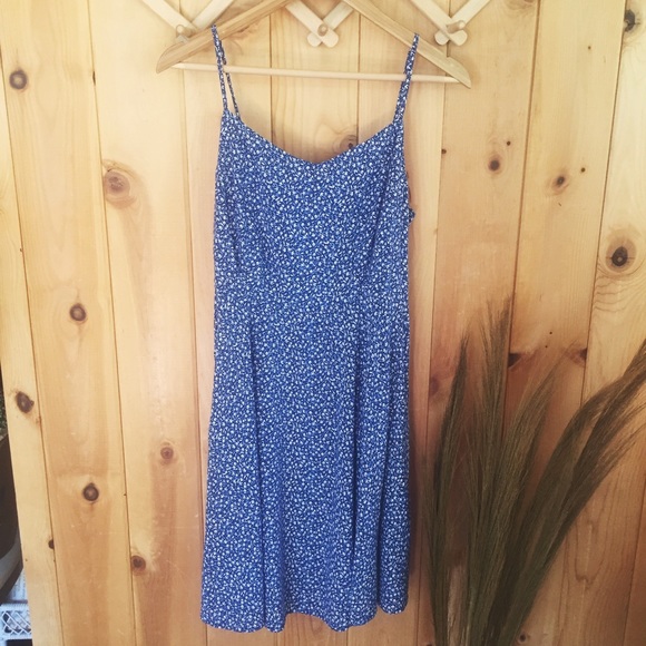 Old Navy Dresses & Skirts - 2/$15 Blue floral mini dress